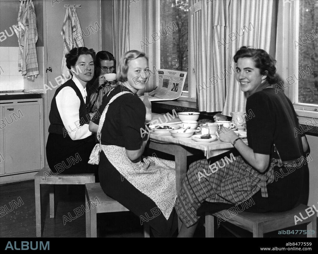 Lunds universitet universitetet i Lund 1941 Studentbostäder för kvinnliga studenter på S:t Laurentiigatan 3 i Lund..                    . Foto: Sydsvenskan / IBL Bildbyrå.