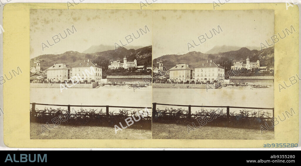 Schloss Büchsenhausen with the Inn in the foreground, Schloss Büxenhausen bei Innsbruck (title on object), Tyrol (series title on object), Johann Friedrich Stiehm (mentioned on object), publisher: E. Linde & Co (mentioned on object), Innsbruck, publisher: London, 1868 - 1890, cardboard, paper, albumen print, height 87 mm × width 177 mm.