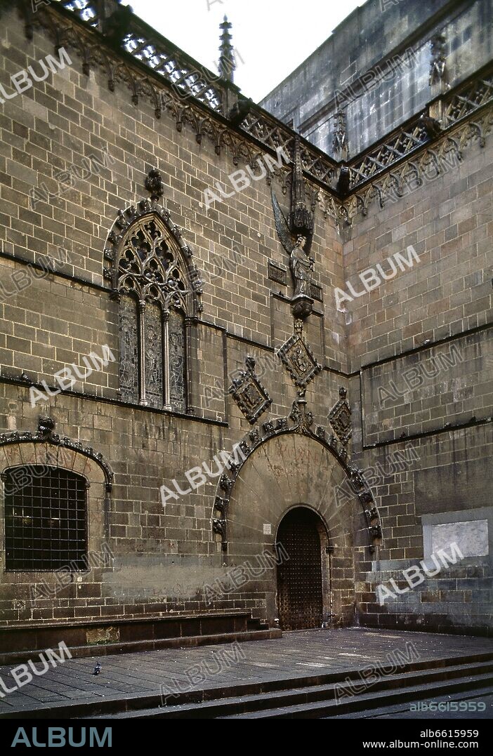 ARNAU BARGUES (?-1413). FACHADA ANTIGUA DEL AYUNTAMIENTO DE BARCELONA - SIGLO XV - GOTICO CATALAN - FOTO AÑOS 80.