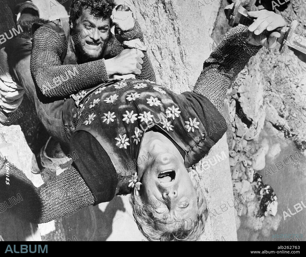 KIRK DOUGLAS and TONY CURTIS in THE VIKINGS, 1958, directed by RICHARD FLEISCHER. Copyright BRYNA PRODUCTION/UNITED ARTISTS.