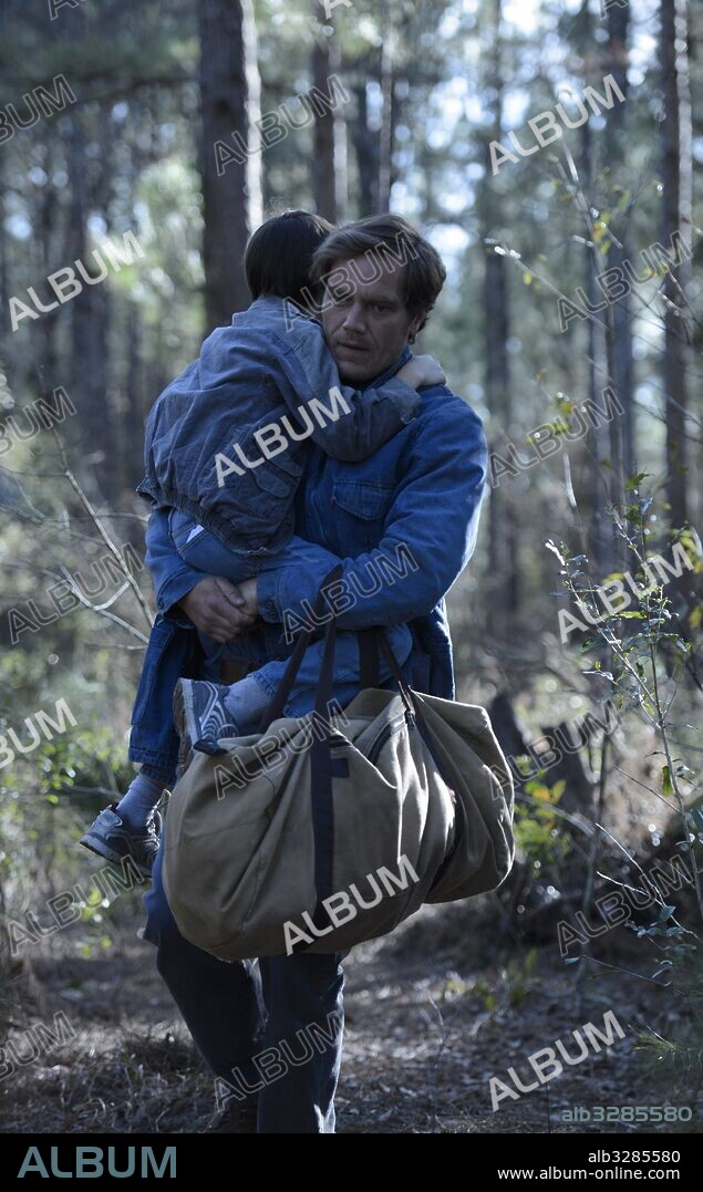 JAEDEN LIEBERHER y MICHAEL SHANNON en MIDNIGHT SPECIAL, 2016, dirigida por JEFF NICHOLS. Copyright FALIRO HOUSE PRODUCTIONS/TRI-STATE PICTURES/WARNER BROS / ROTHSTEIN, BEN.