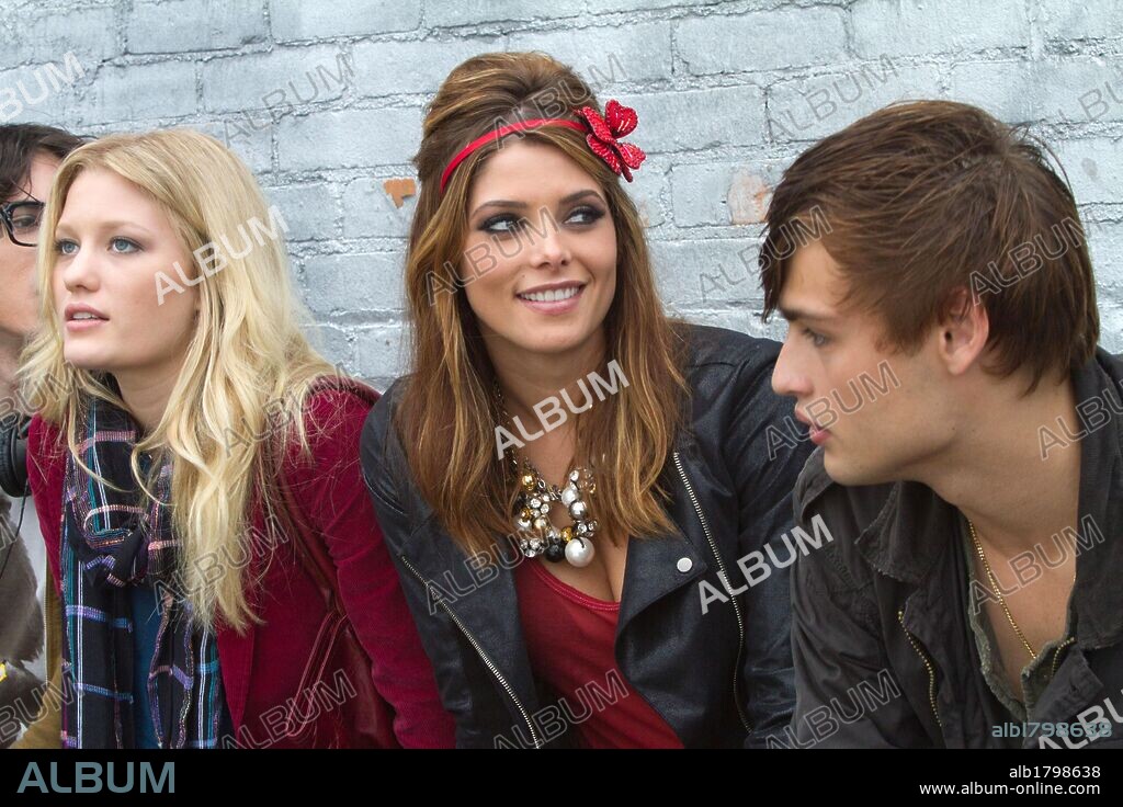 ASHLEY GREENE, ASHLEY HINSHAW und DOUGLAS BOOTH in LOL, 2012, unter der Regie von LISA AZUELOS. Copyright DOUBLE FEATURE FILMS.