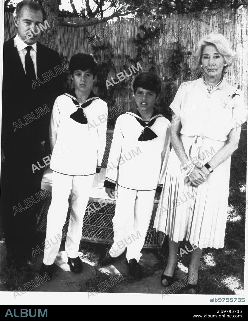 May 28, 1983. Emmanuela Dampierre with her son Alfonso and her Grandsons Francisco and Luis Alfonso on the day of her first communion.