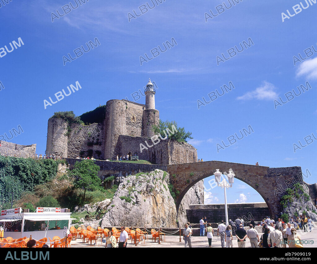 CONJUNTO MONUMENTAL - PUENTE MEDIEVAL Y CASTILLO-FARO.
