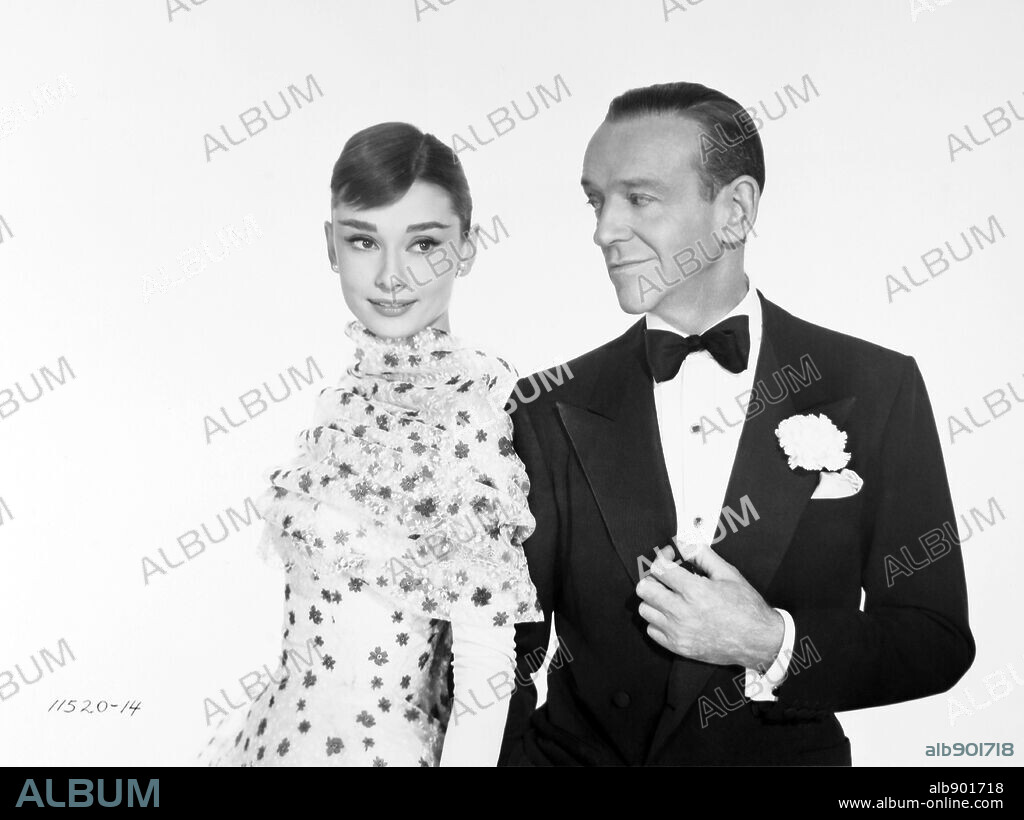 AUDREY HEPBURN et FRED ASTAIRE dans FUNNY FACE, 1957, réalisé par STANLEY DONEN. Copyright PARAMOUNT PICTURES.