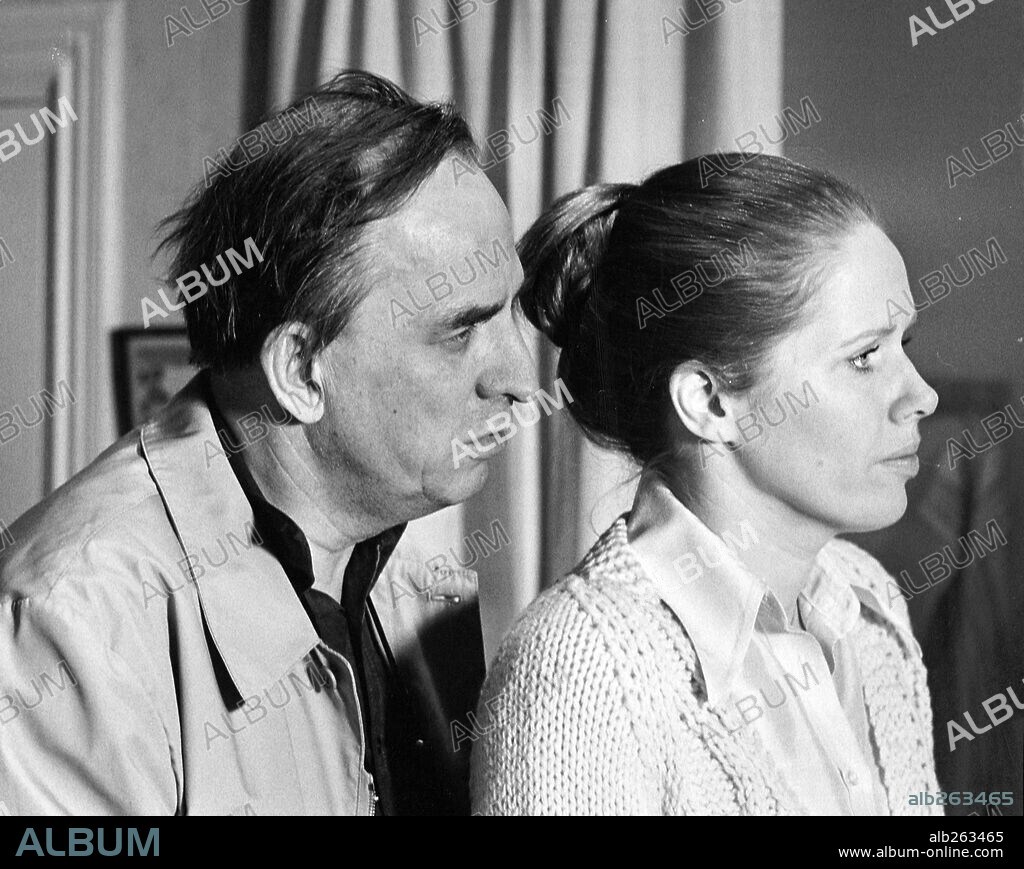 INGMAR BERGMAN y LIV ULLMANN en CARA A CARA AL DESNUDO, 1976 (ANSIKTE MOT ANSIKTE), dirigida por INGMAR BERGMAN. Copyright DINO DE LAURENTIIS.
