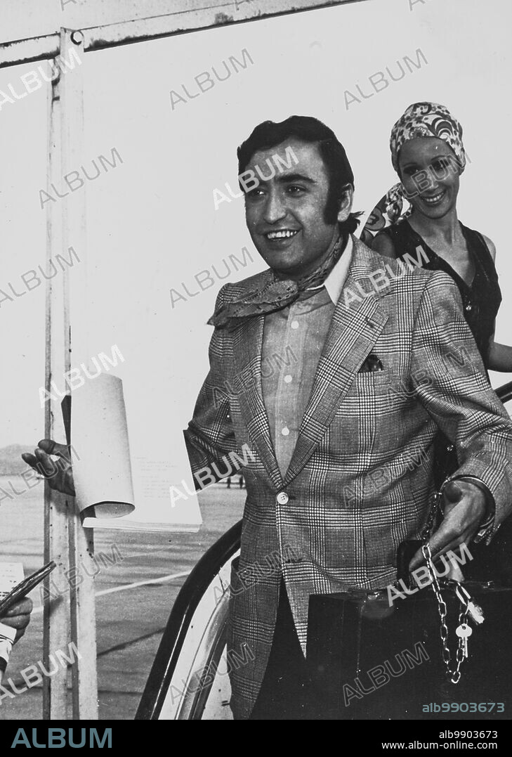 PERET en QUE COSAS TIENE EL AMOR!, 1973, dirigida por GERMAN LORENTE. Copyright CESAREO GONZALEZ PRODUCCIONES CINEMATOGRAFICAS.