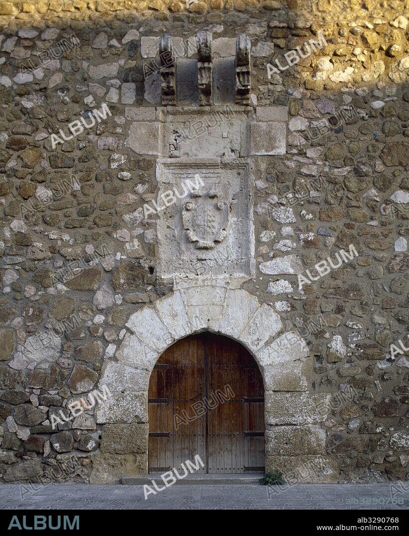 Castillo de San Andrés. Edificación situada cerca del puerto, mandada construir por el marqués de El Carpio en el siglo XVI, cuya función era la de vigilar la línea de costa. Detalle de la fachada principal. Carboneras. Provincia de Almería. Andalucía. España.