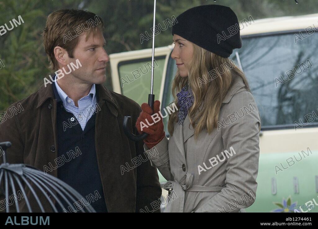 AARON ECKHART and JENNIFER ANISTON in LOVE HAPPENS, 2009, directed by BRANDON CAMP. Copyright UNIVERSAL PICTURES.