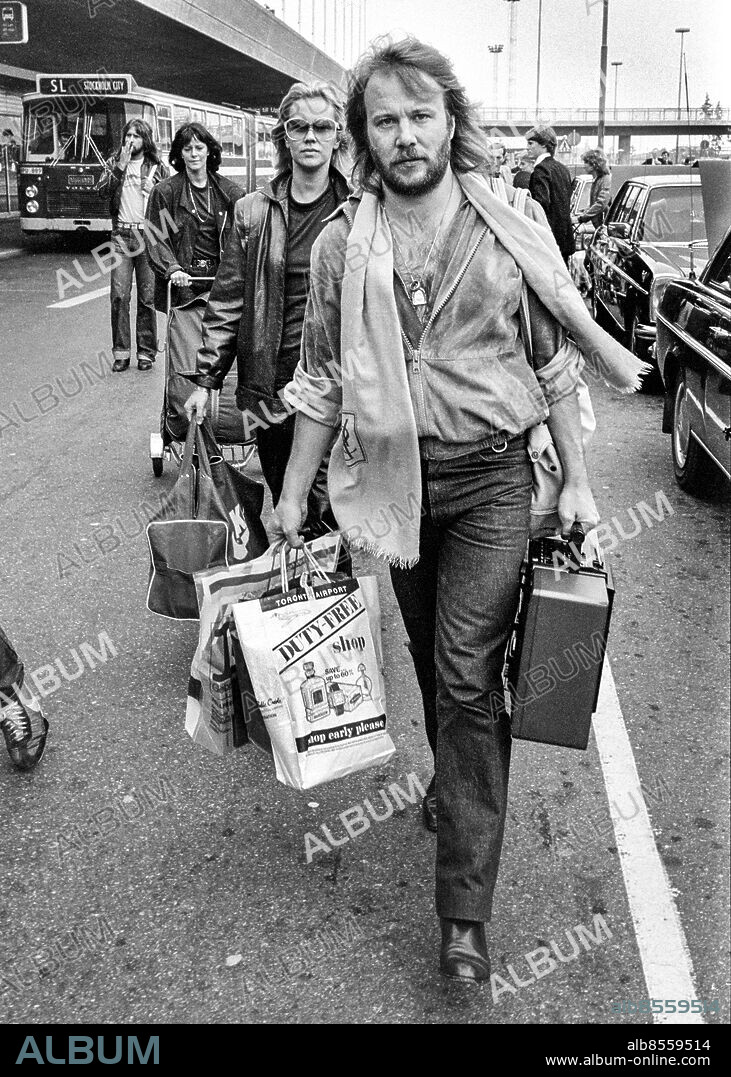 STOCKHOLM 1979-10-09. Benny Andersson, Agnetha Fältskog och Anni-Frid Lyngstad i popgruppen Abba anländer till Arlanda flygplats 9:e oktober 1979 efter turnén i Nordamerika.. Foto: Olle Wester / EXP / TT / Kod: 44. **AFTONBLADET OUT**.