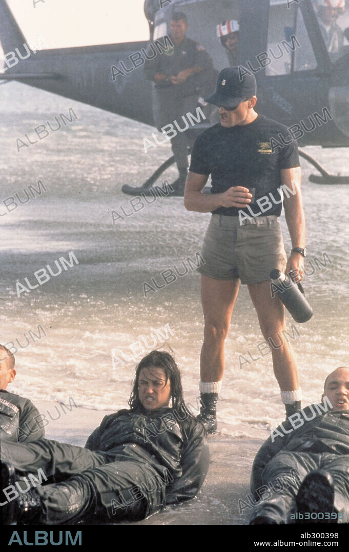 DEMI MOORE en LA TENIENTE O'NEILL, 1997 (G. I. JANE), dirigida por RIDLEY SCOTT. Copyright HOLLYWOOD PICTURES.