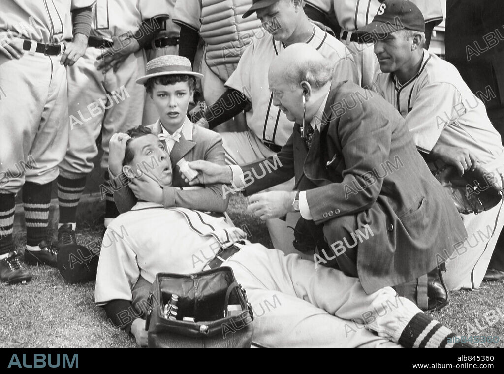 GORDON MacRAE y VIRGINIA GIBSON en ABOUT FACE, 1952. Copyright WARNERS.