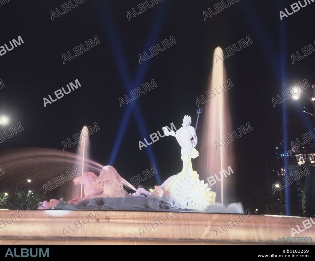 JUAN PASCUAL DE MENA. FUENTE DE NEPTUNO ILUMINADA CON MOTIVO DE LA BODA DE FELIPE DE BORBON Y LETIZIA ORTIZ - MAYO 2004.