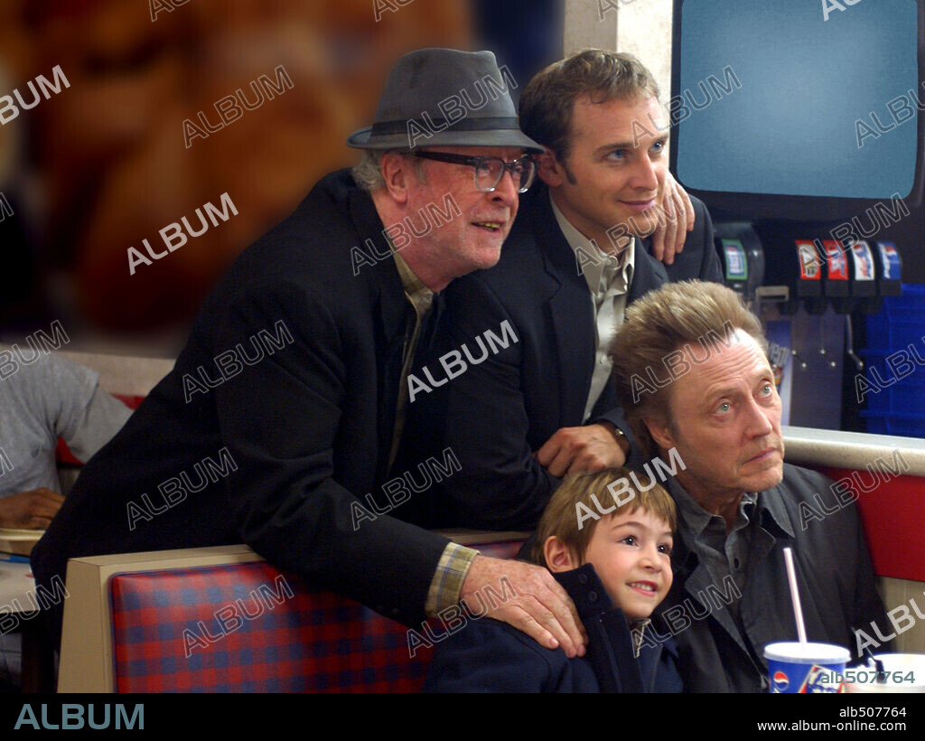 CHRISTOPHER WALKEN, JONAH BOBO, JOSH LUCAS and MICHAEL CAINE in AROUND THE BEND, 2004, directed by JORDAN ROBERTS. Copyright WARNER BROS. / JACOBS, NEIL.