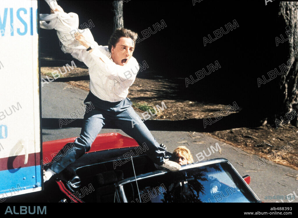 MARTIN SHORT y MEG RYAN en EL CHIP PRODIGIOSO, 1987 (INNERSPACE), dirigida por JOE DANTE. Copyright WARNER BROTHERS.