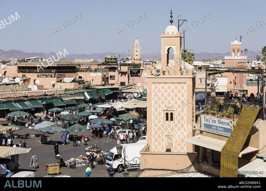 restaurantes callejeros, Plaza Jamaa el Fna, Marrakech, Marruecos, norte de Africa, continente africano.