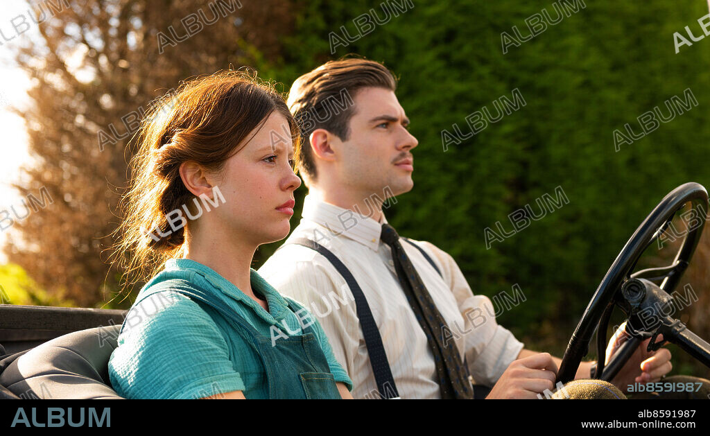 DAVID CORENSWET y MIA GOTH en PEARL, 2022, dirigida por TI WEST. Copyright A24 / Little Lamb.
