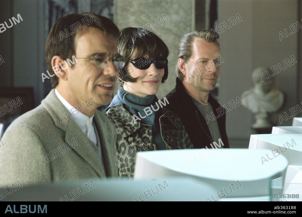 BILLY BOB THORNTON, BRUCE WILLIS y CATE BLANCHETT en BANDITS [BANDIDOS] (BANDITS, 2001), dirigida por BARRY LEVINSON. Copyright M.G.M / CARTWRIGHT, R..