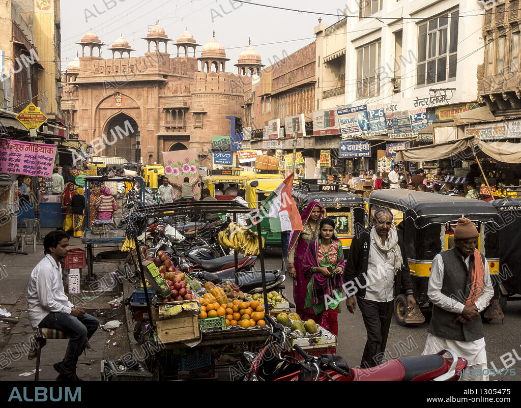 Kothe Gate, Old City, Bikaner, Rajasthan, India, Asia.