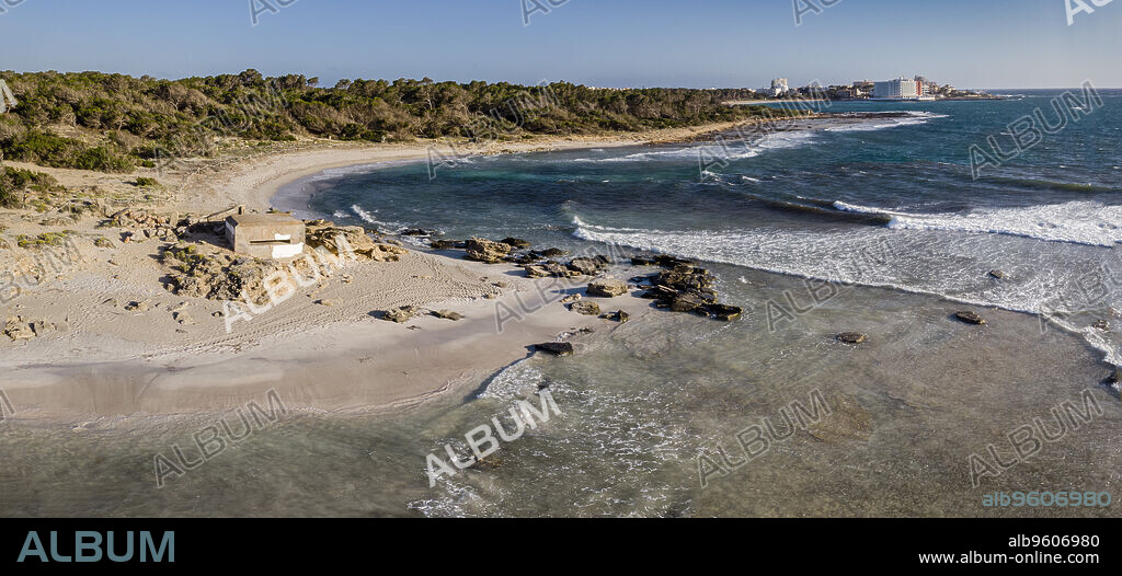 Es Peregons Petits beach, Punta de Sa Llova, Parque Natural Marinoterrestre Es Trenc-Salobrar de Campos, Colonia de Sant Jordi, Ses Salines, Mallorca, Balearic Islands, Spain.