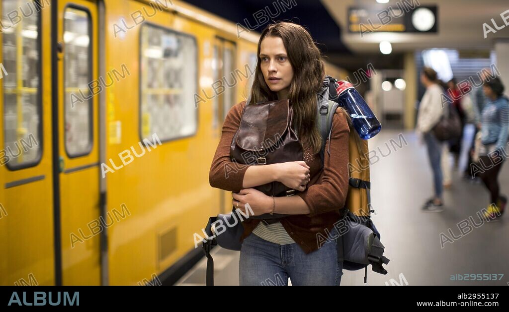 TERESA PALMER in BERLIN SYNDROME, 2017, unter der Regie von CATE SHORTLAND. Copyright MEMENTO FILMS INTERNATIONAL / ENTICKNAP, SARAH.