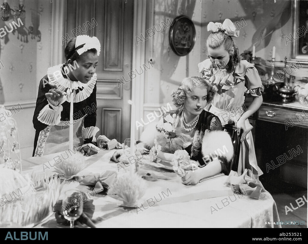 ANNE SHIRLEY and BARBARA STANWYCK in STELLA DALLAS, 1937, directed by KING VIDOR. Copyright UNITED ARTISTS.