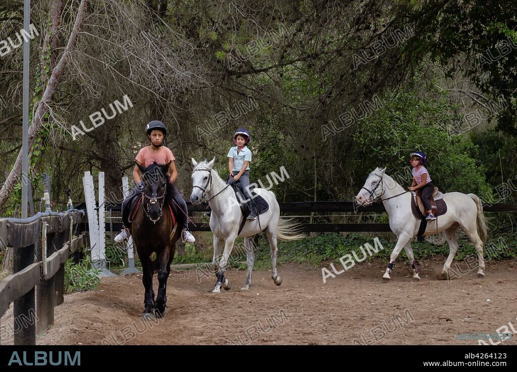 rutas a caballo, Can Mayans, Santa Gertrudis de Fruitera, Ibiza, balearic islands, Spain.