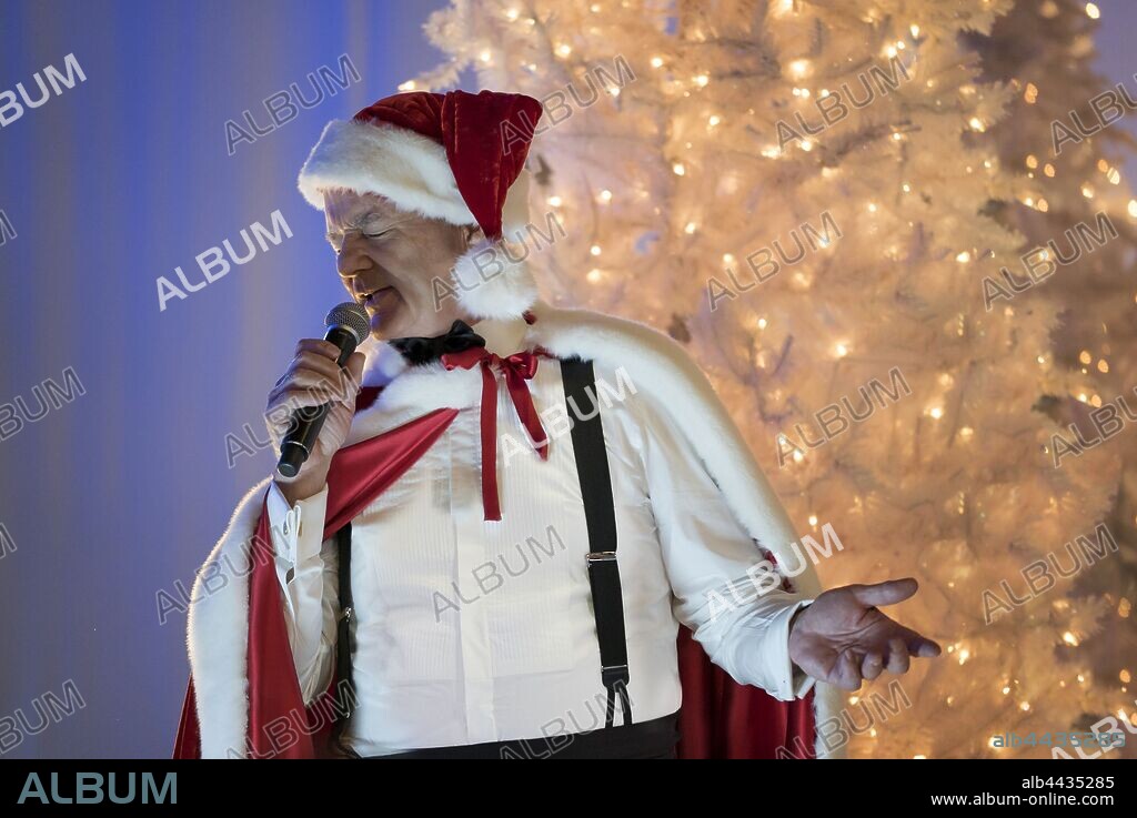 BILL MURRAY in A VERY MURRAY CHRISTMAS, 2015, directed by SOFIA COPPOLA. Copyright AMERICAN ZOETROPE.