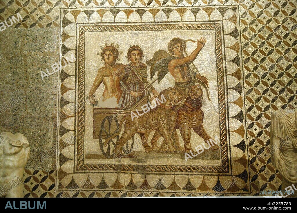 BAC0. DIOS ROMANO. MOSAICO DE BACO , PROCEDENTE DE ECIJA , SIGLO III. MUSEO ARQUEOLOGICO. SEVILLA. ARTE ROMANO.
