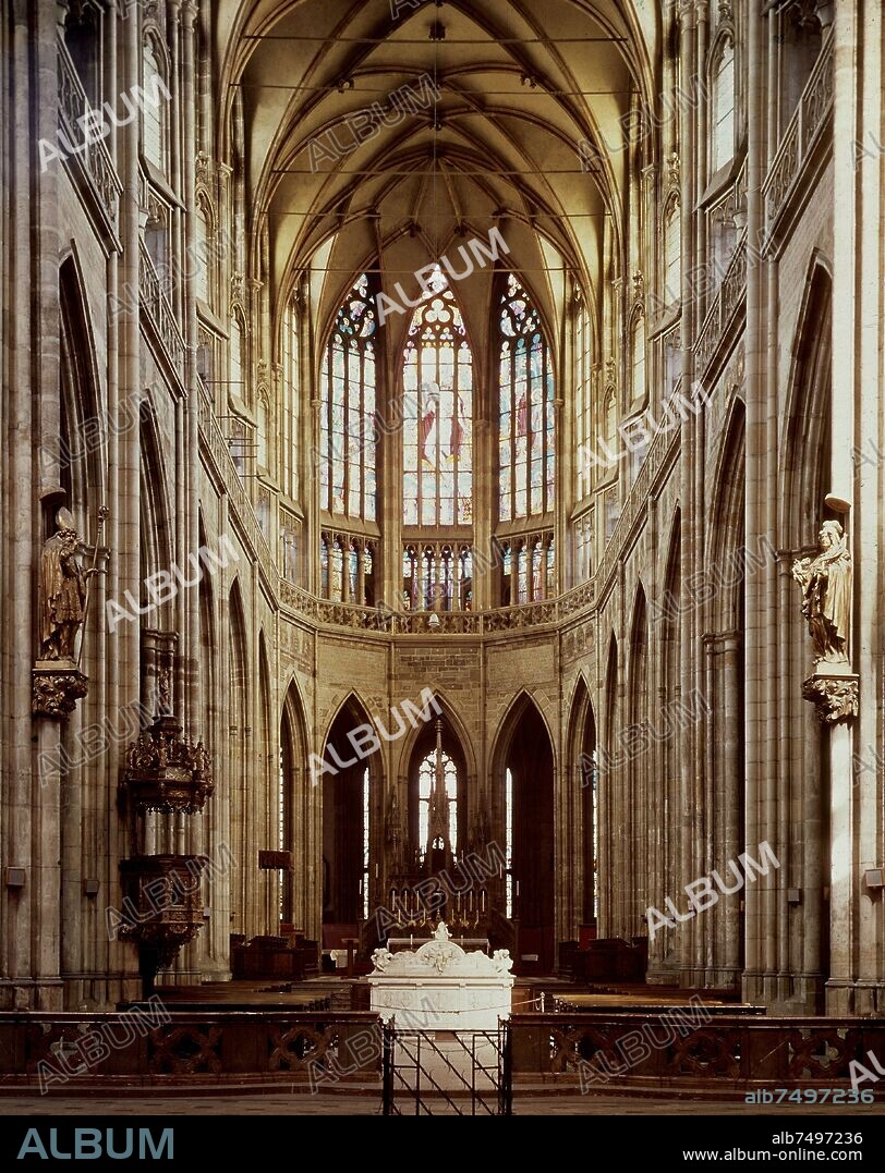 MATHIEU DE ARRAS (1290-1352) Y PETER PARLER (1330. INTERIOR- CATEDRAL GOTICA COMENZADA EN 1344 Y TERMINADA DEFINITIVAMENTE EN 1929.