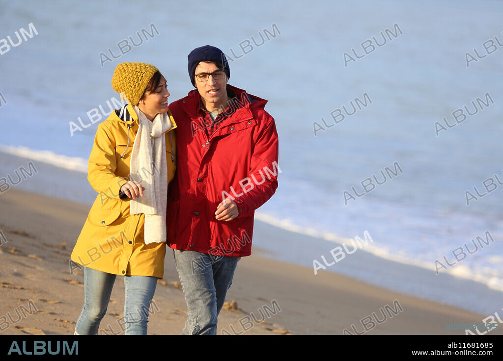 France, French Basque Country, Hendaye, Couple on beach.