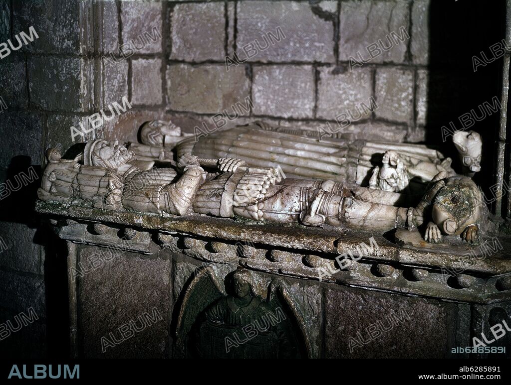 SEPULCRO DE FAMILIA DEL CORRO-GOTICO.