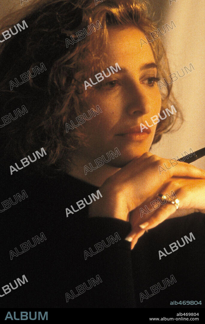 MIMI ROGERS in SOMEONE TO WATCH OVER ME, 1987, directed by RIDLEY SCOTT. Copyright COLUMBIA PICTURES / ISENBERG, ROBERT.