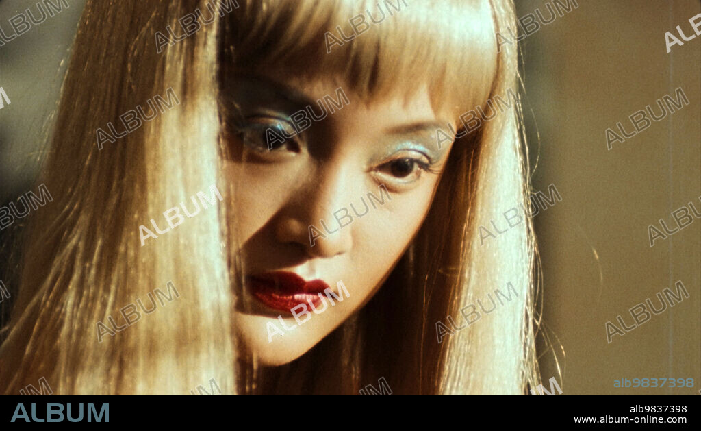 XUN ZHOU in SUZHOU RIVER, 2000 (SUZHOU HE), directed by LOU YE. Copyright ESSENTIAL FILMPRODUKTION GMBH.