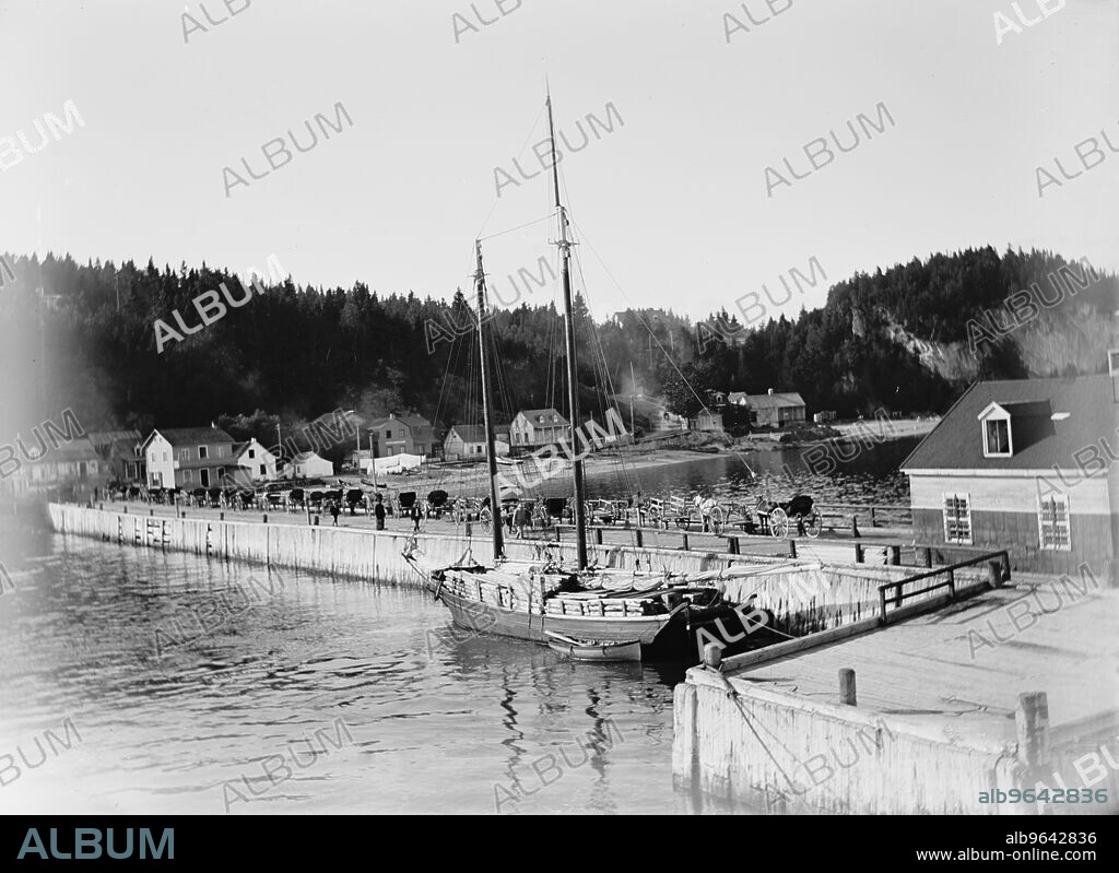Pier at Murray Bay, St. Lawrence River, between 1880 and 1901.