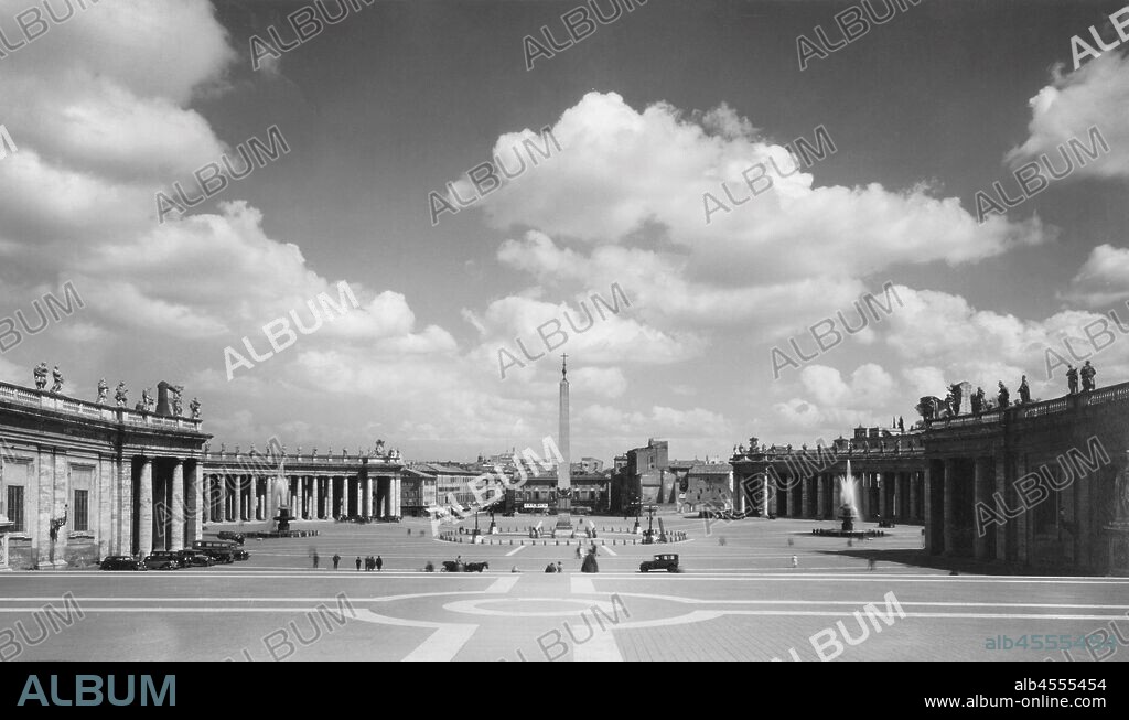 Italy. Rome from st peter's square to spina di borgo now via della conciliazione. 1930.