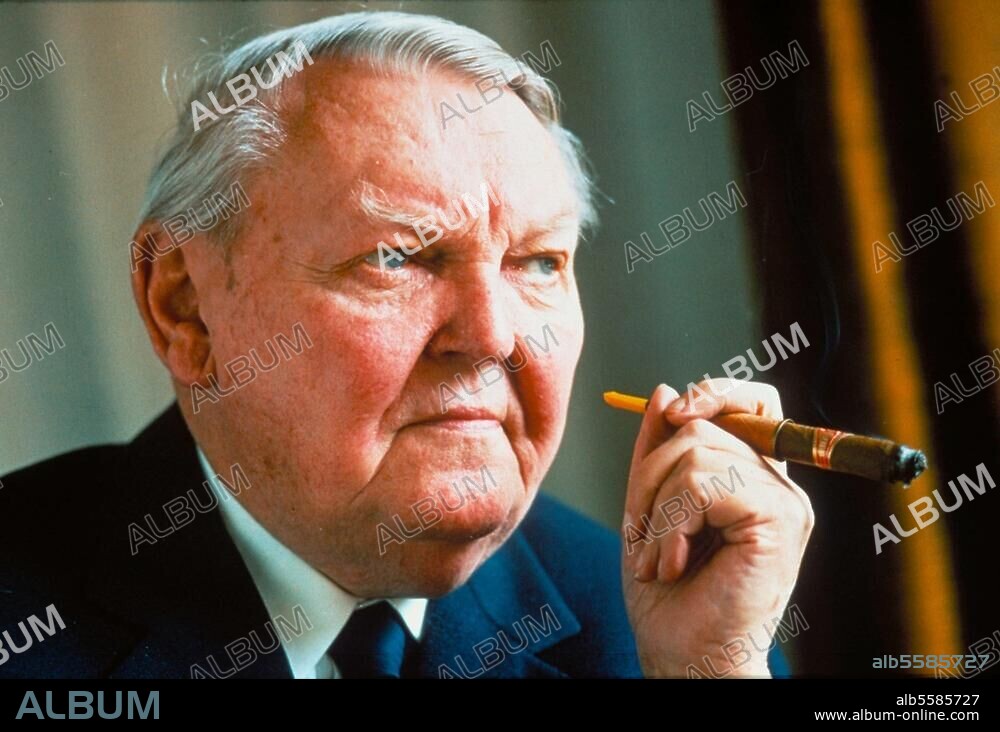 Erhard, Ludwig Politician (CDU), Chancellor 1963-66. Fürth 2.4.1897 - Bonn 5.5.1977. Portrait picture, c. 1963.