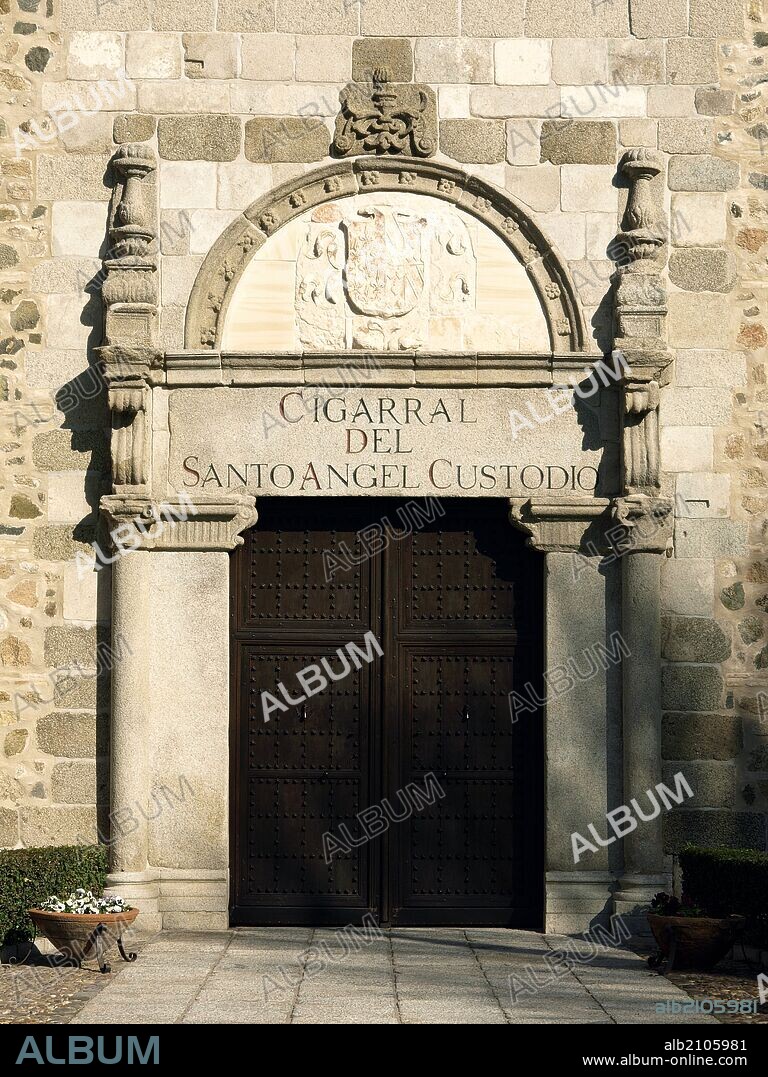 CIGARRAL DEL SANTO ANGEL CUSTODIO: FACHADA Y ENTRADA.