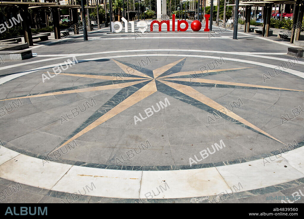 Almería, Andalusia, Spain, Europe.. Avenida Federico García Lorca, La Rambla of Almeria. The end of the Rambla with a wind rose on the pavement and the inscription I Love Almeria.