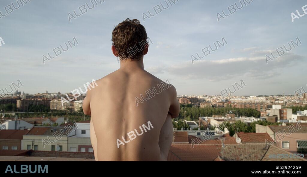 MIGUEL HERRAN dans A CAMBIO DE NADA, 2015, réalisé par DANIEL GUZMAN. Copyright EL NIÑO PRODUCCIONES/LA COMPETENCIA/LA MIRADA OBLICUA/TELEFO.