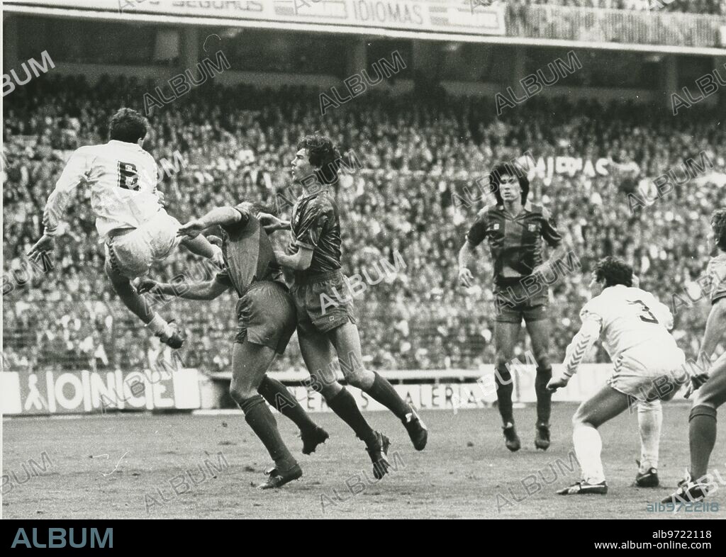 Madrid. 12/04/1987. Liga 1986 1987. Real Madrid 0 Barcelona 0En la imagen: Gordillo, Moratalla, Carrasco y Camacho.
