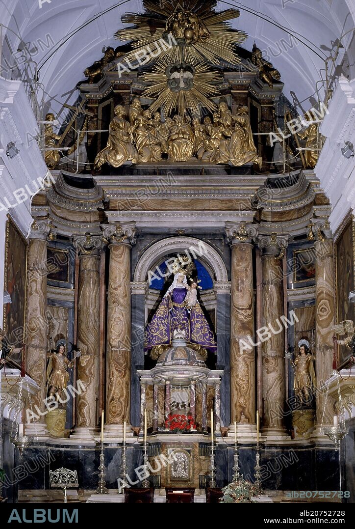 TORCUATO BENJUMEDA / COSME VELAZQUEZ. RETABLO MAYOR CON LA IMAGEN DE LA VIRGEN DEL ROSARIO REALIZADO A FINALES DEL SIGLO XVIII.