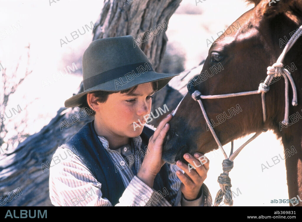 CORRIENDO LIBRE, 1999 (RUNNING FREE), dirigida por SERGIE BODROV. Copyright COLUMBIA PICTURES.