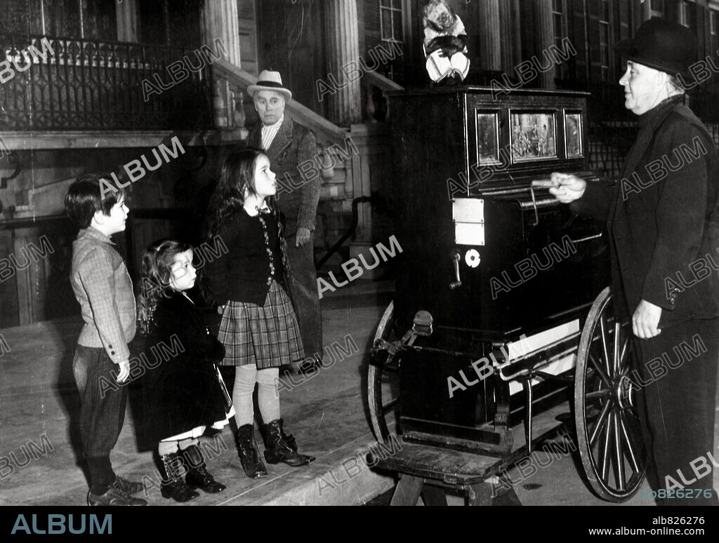 CHARLIE CHAPLIN et GERALDINE CHAPLIN dans LIMELIGHT, 1952, réalisé par CHARLES CHAPLIN. Copyright UNITED ARTISTS.