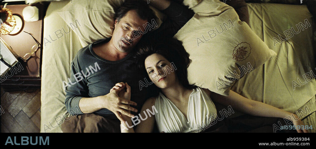 MARTINA GEDECK und SEBASTIAN KOCH in DAS LEBEN DER ANDEREN, 2006, unter der Regie von FLORIAN HENCKEL VON DONNERSMARCK. Copyright BAYERISCHER RUNDFUNK.