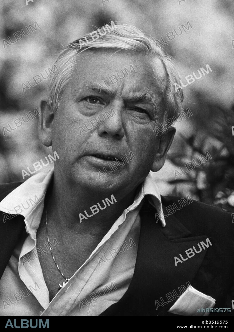 ARKIV 19820729. Stig Olin, skådespelare, regissör, schlagerkompositör och radioman, 1959-80 var han anställd vid Sveriges Radio, från 1972 som programchef.. Foto: Svenskt Pressfoto / Scanpix/ Kod: 20360.