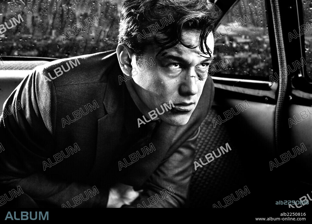 JOSEPH GORDON-LEVITT en SIN CITY: UNA DAMA POR LA QUE MATAR, 2014 (SIN CITY: A DAME TO KILL FOR), dirigida por FRANK MILLER y ROBERT RODRIGUEZ. Copyright MIRAMAX FILMS.