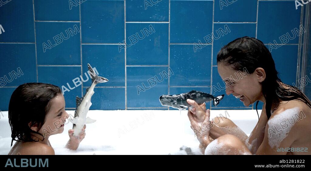 ELENA ANAYA en HIERRO, 2009, dirigida por GABE IBAÑEZ. Copyright TELECINCO.