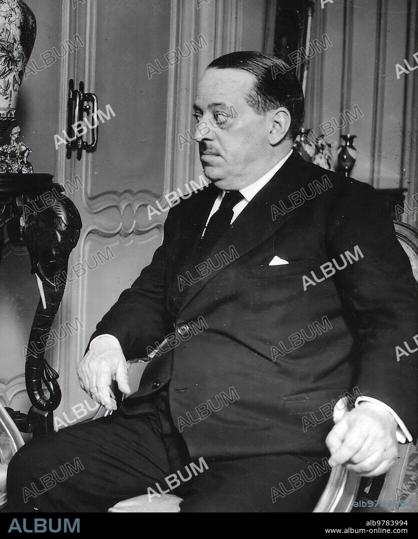 1935. A portrait of Lieutenant General Sanjurjo.