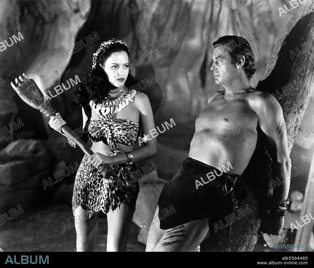 ACQUANETTA et JOHNNY WEISSMULLER dans TARZAN AND THE LEOPARD WOMAN, 1946, réalisé par KURT NEUMANN. Copyright RKO.